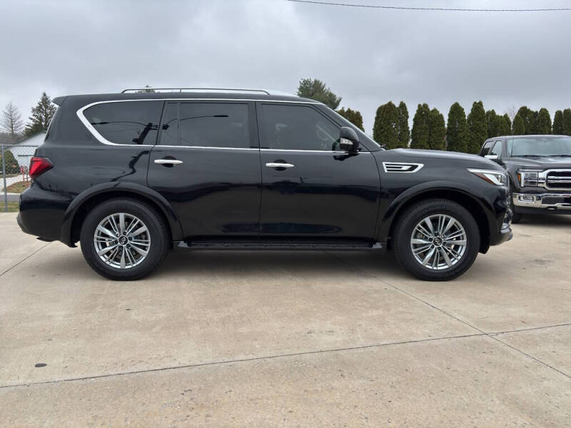 2022 Infiniti QX80 Luxe