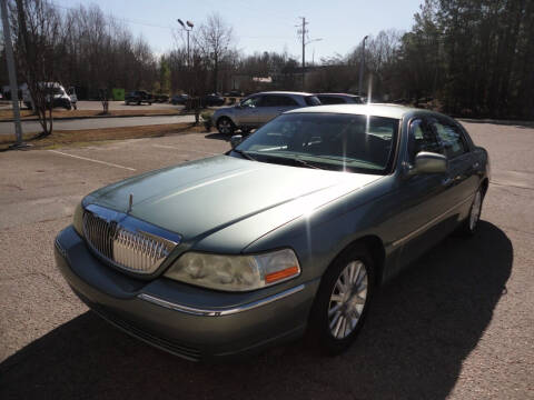 2004 Lincoln Town Car for sale at Majestic Auto Sales,Inc. in Sanford NC