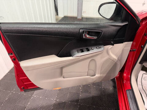 2014 Toyota Camry Hybrid LE