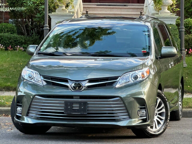 2020 Toyota Sienna for Sale in Jamaica, NY