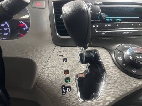 2014 Toyota Sienna LE 8-Passenger