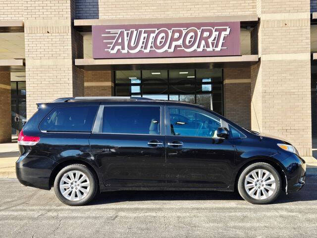 2014 Toyota Sienna XLE 7-Passenger
