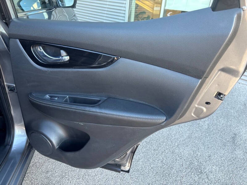 2022 Nissan Rogue Sport SV