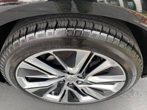 2024 Cadillac LYRIQ Luxury 3