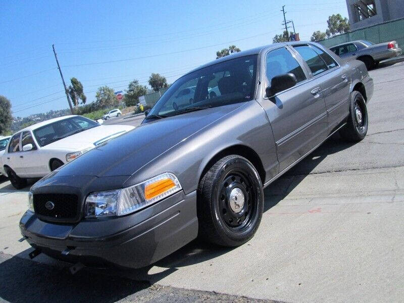 2011 Ford Crown Victoria Police photo 2