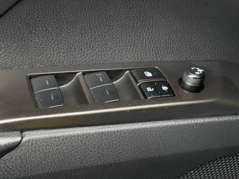 2024 Toyota Camry Hybrid SE