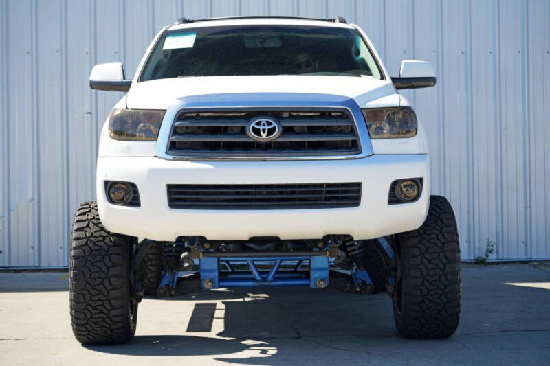 2016 Toyota Sequoia SR5