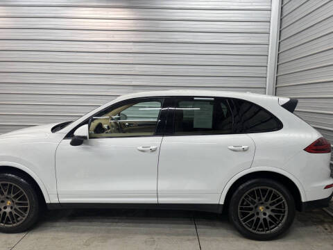 2017 Porsche Cayenne Platinum Edition