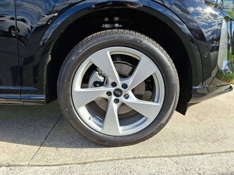2025 Audi Q5 quattro Premium Plus TFSI