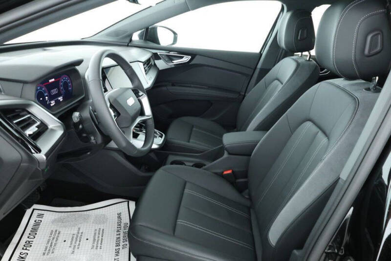 2025 Audi Q4 e-tron quattro Premium 55