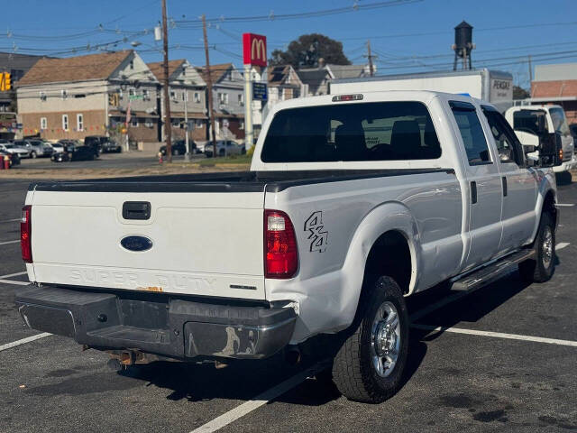 2015 Ford F-350 Super Duty Platinum photo 4