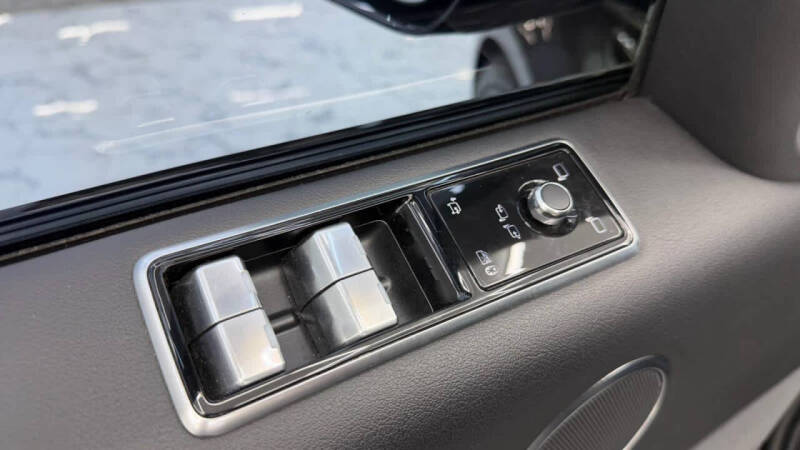 2022 Land Rover Range Rover Sport HSE Silver Edition