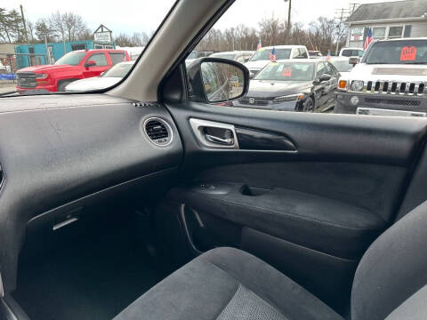 2016 Nissan Pathfinder SV