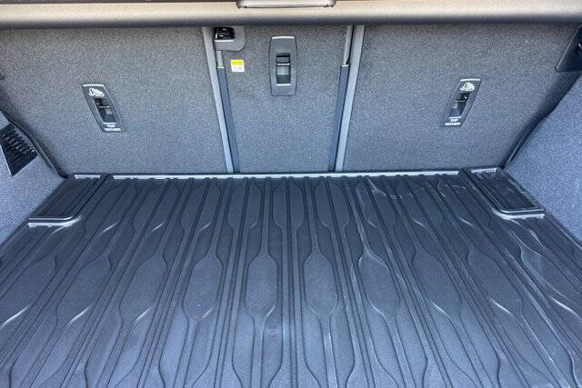 2026 Land Rover Range Rover Velar P250 Dynamic SE