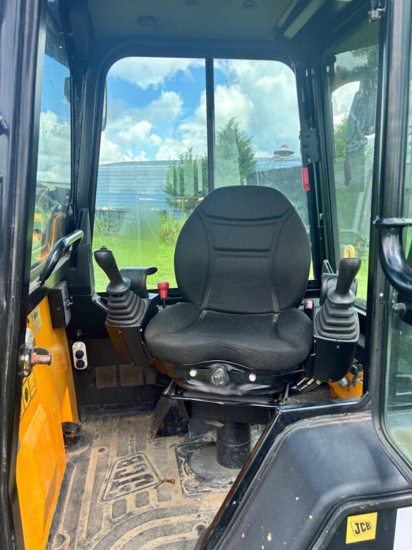 2019 JCB 1CXT-HF Skid steer