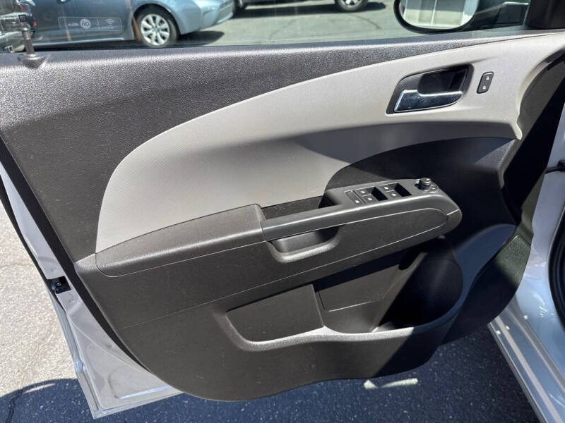 2017 Chevrolet Sonic LT Auto