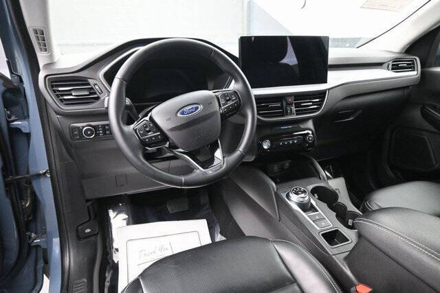 2025 Ford Escape Platinum