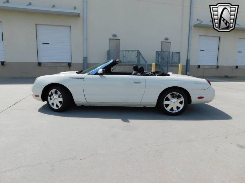 2002 Ford Thunderbird Deluxe