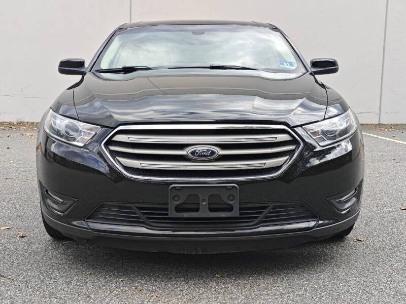 2018 Ford Taurus SEL