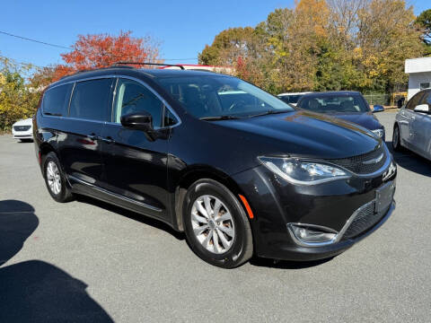 2017 Chrysler Pacifica Touring-L