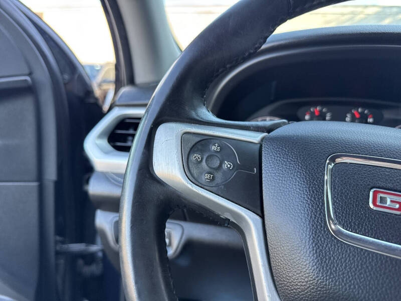2017 GMC Acadia SLE-2