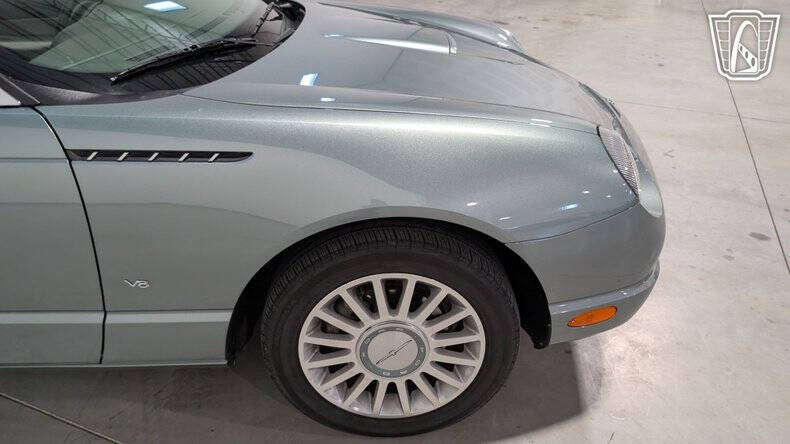 2004 Ford Thunderbird