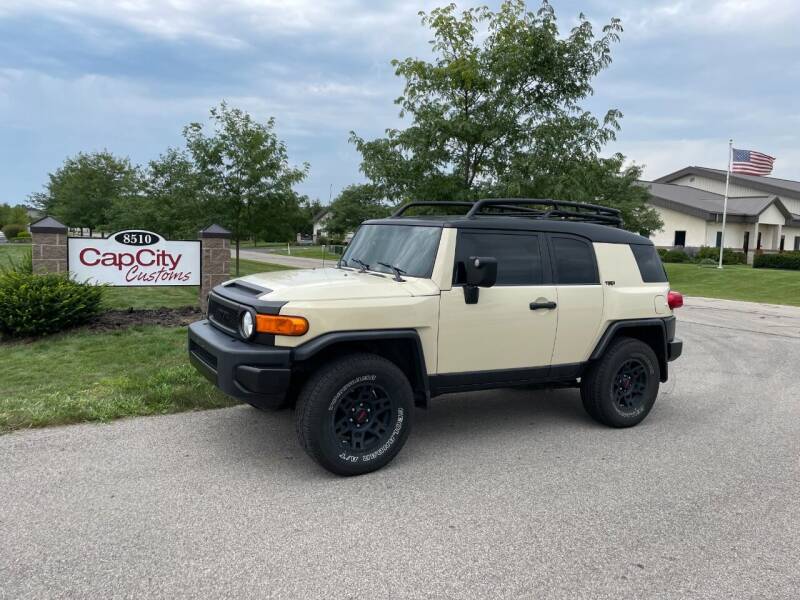 2008 Toyota FJ Cruiser for sale at CapCity Customs in Plain City OH