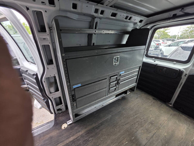 2017 GMC Savana 2500