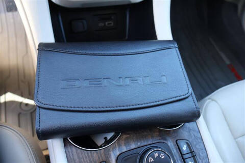 2020 GMC Acadia Denali