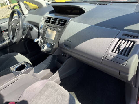 2012 Toyota Prius v Five