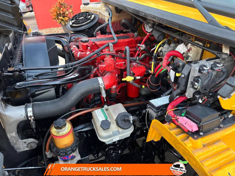 2014 Freightliner M2 106