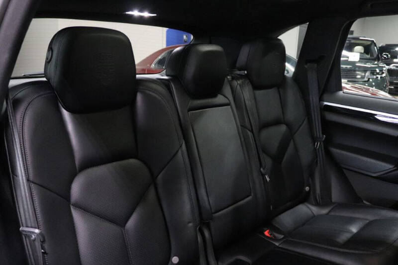 2017 Porsche Cayenne S E-Hybrid Platinum Edition