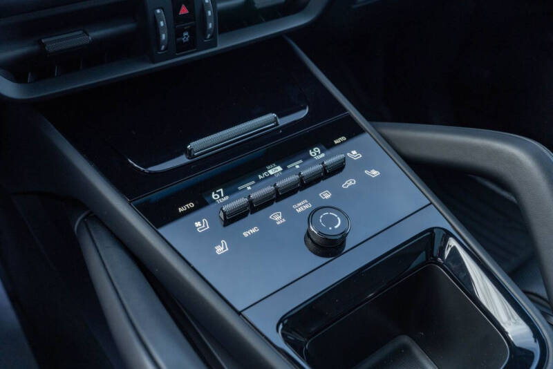 2025 Porsche Cayenne GTS Coupe