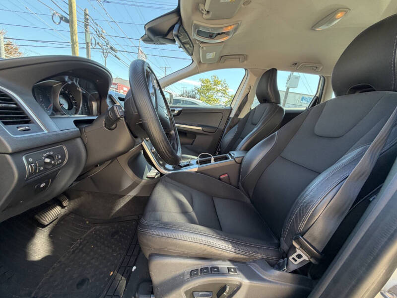 2016 Volvo XC60 T5 Drive-E