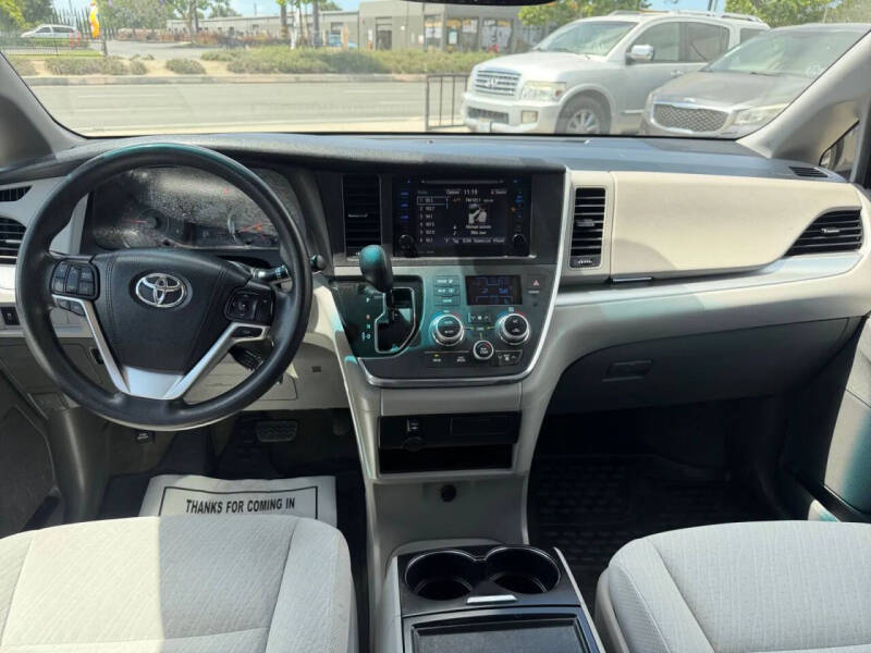 2017 Toyota Sienna
