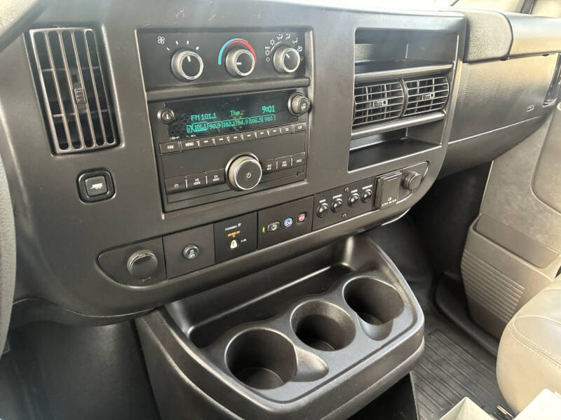 2017 Chevrolet Express 2500