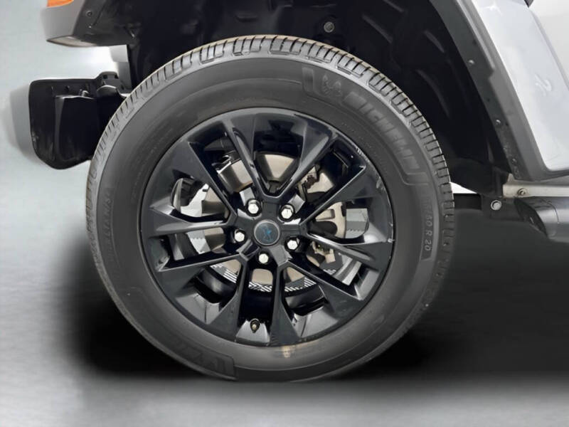 2024 Jeep Wrangler Sahara 4xe