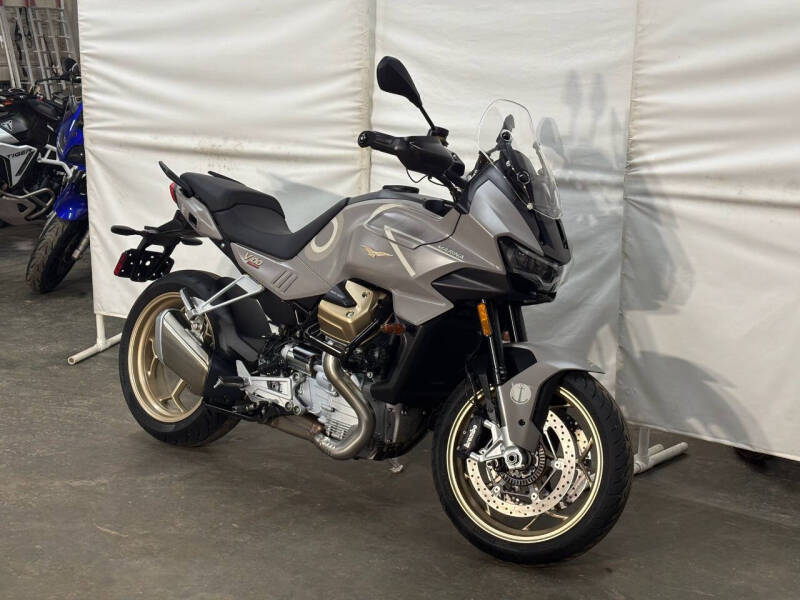 2023 Moto Guzzi V100 Mandello  Aviazione Naval