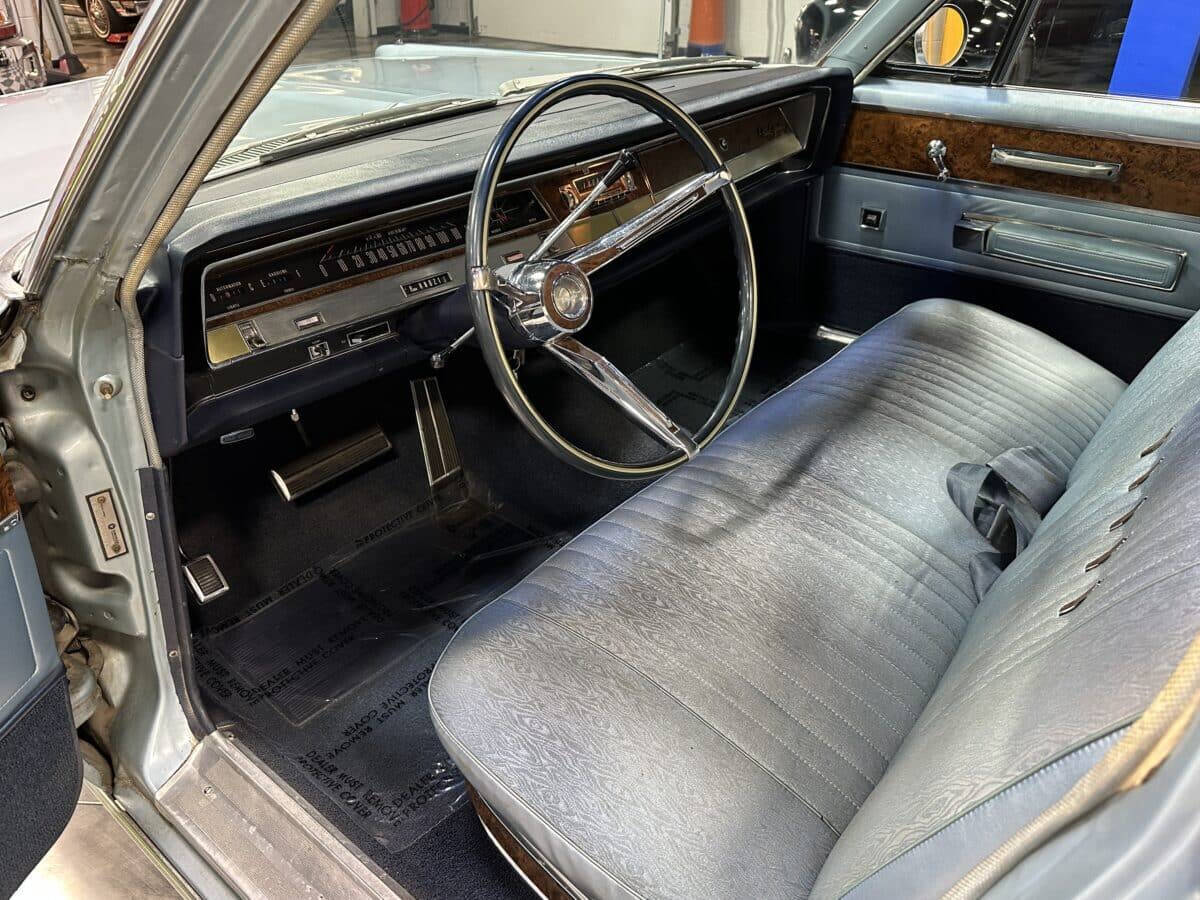 1967 Chrysler New Yorker 10