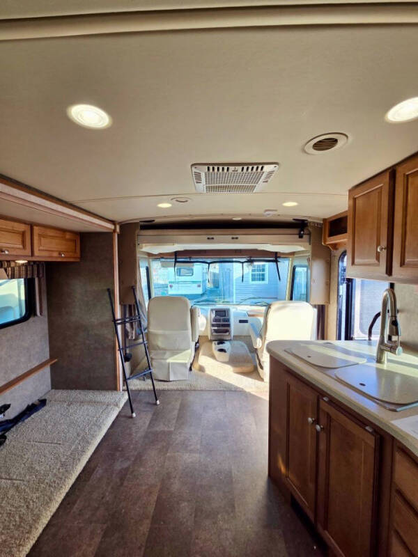2015 Winnebago Sunstar 35B