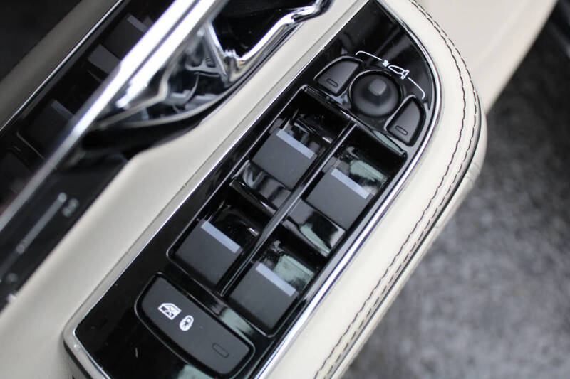 2019 Jaguar XJL Portfolio