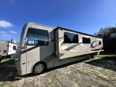 2015 Thor Motor Coach Hurricane