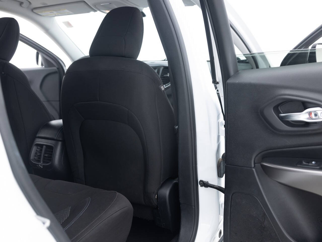 Used Car 2020 Jeep Cherokee  Latitude 4x4 4dr Suv For Sale Under $20,000 In Coal City, Illinois