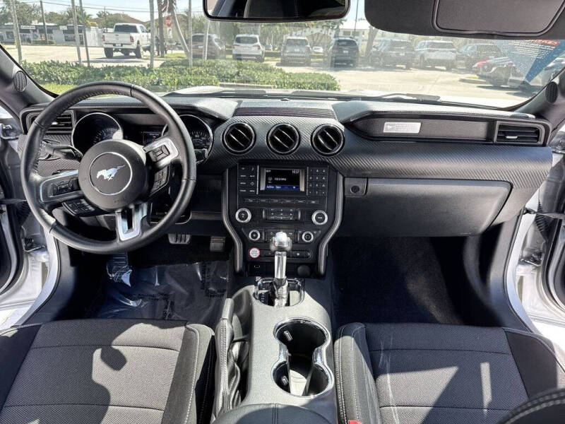 2016 Ford Mustang V6