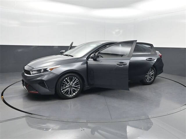 2022 Kia Forte GT Line