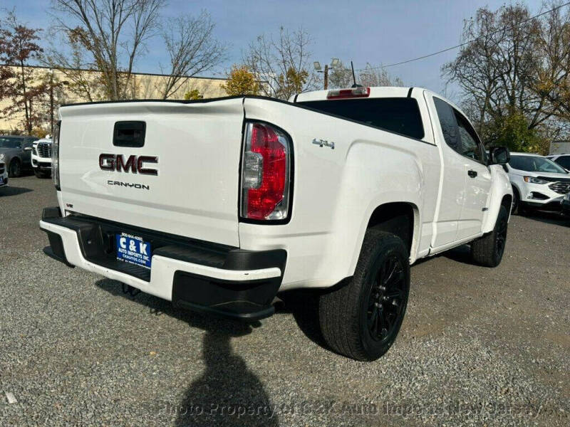 2022 GMC Canyon Elevation Standard
