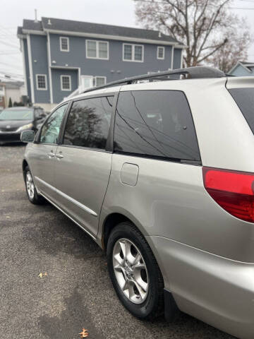 2004 Toyota Sienna XLE Limited 7 Passenger