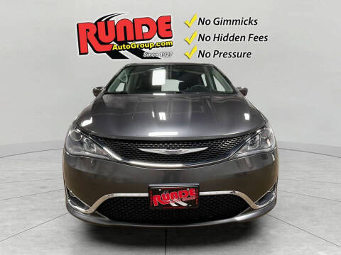 2017 Chrysler Pacifica Touring-L