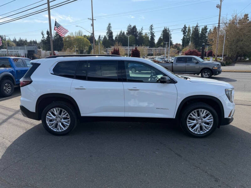 2024 GMC Acadia Elevation