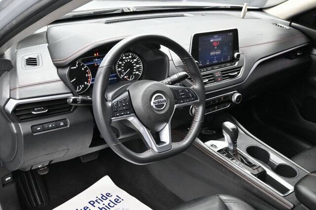 2022 Nissan Altima 2.5 SR